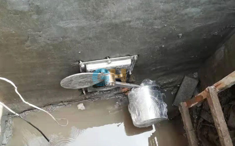 雨污分離設備--浮筒閥現場安裝圖片