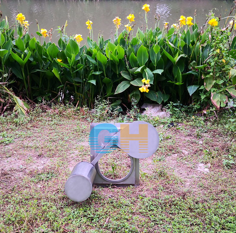 不銹鋼立式浮筒閥開啟狀態